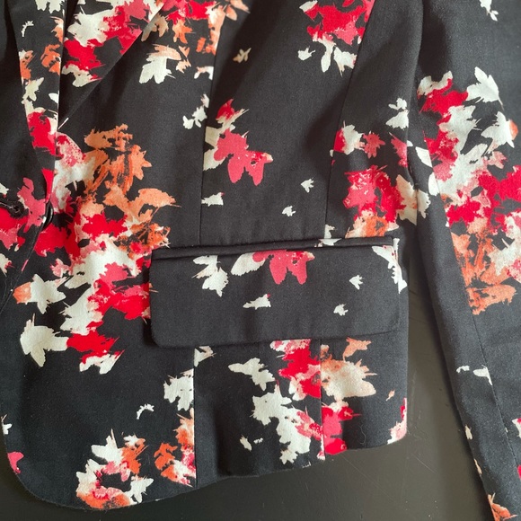Forver 21 Floral Blazer - Picture 4 of 7